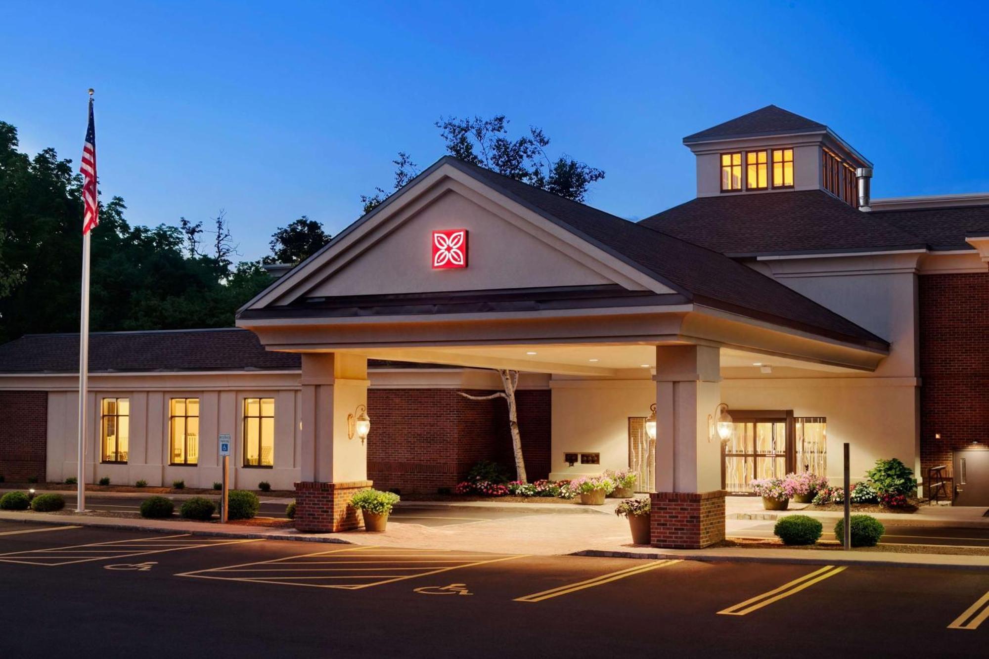 Hilton Garden Inn Rochester/Pittsford Bushnell Basin Exterior photo